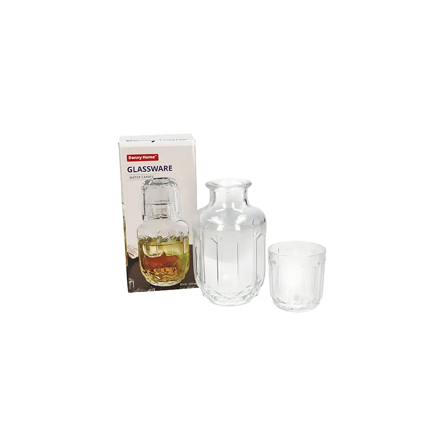 Set de botella y vaso de vidrio