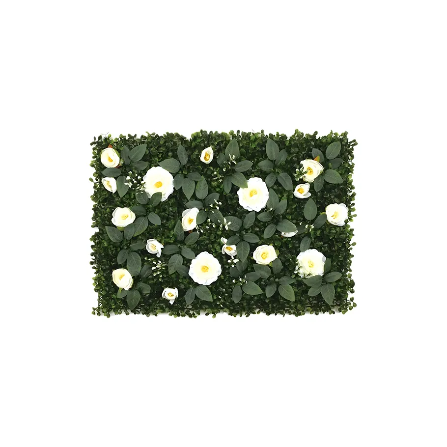Césped con flores artificiales