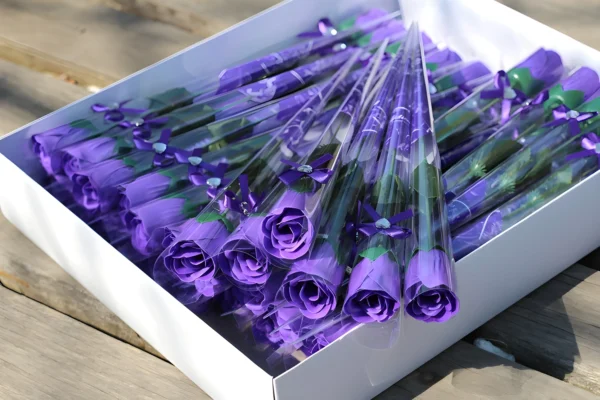 Arreglo de rosas colores variados - Imagen 2